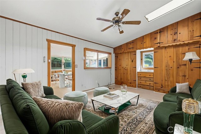 Detail Gallery Image 28 of 48 For 22050 Independencia St, Woodland Hills,  CA 91364 - 2 Beds | 2 Baths