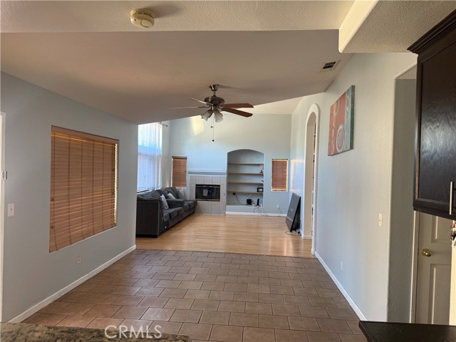 Detail Gallery Image 11 of 27 For 30456 Avenida Caylee, Homeland,  CA 92548 - 4 Beds | 3 Baths