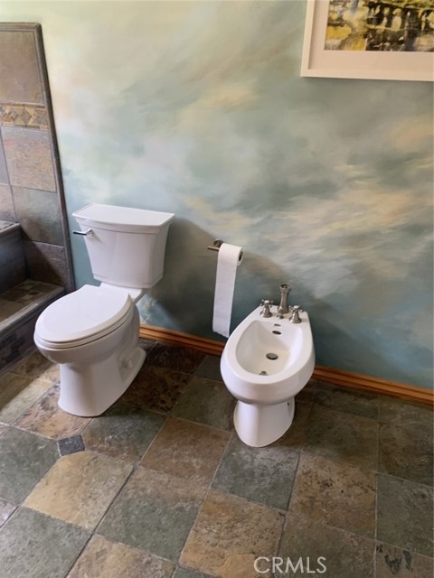 Detail Gallery Image 33 of 44 For 1718 Cleveland Rd, Glendale,  CA 91202 - 3 Beds | 3 Baths