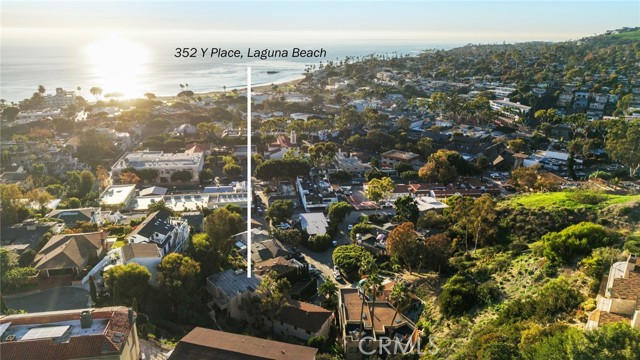 Detail Gallery Image 3 of 26 For 352 Y Place #B,  Laguna Beach,  CA 92651 - 2 Beds | 1/1 Baths