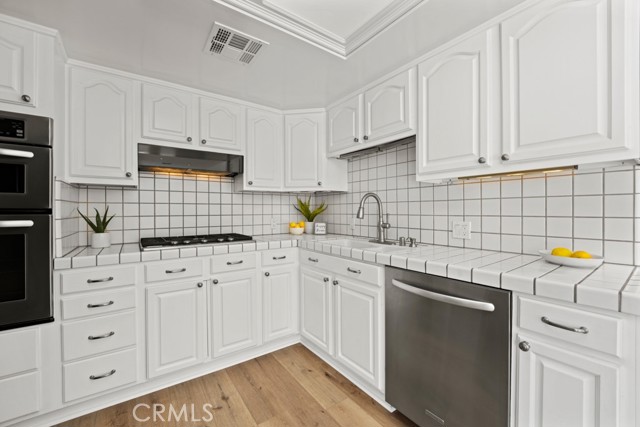 Detail Gallery Image 44 of 69 For 731 N Beachwood Dr, Burbank,  CA 91506 - 3 Beds | 2 Baths