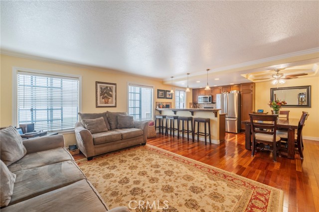 Detail Gallery Image 4 of 37 For 1043 W 12th, San Pedro,  CA 90731 - 3 Beds | 2/1 Baths