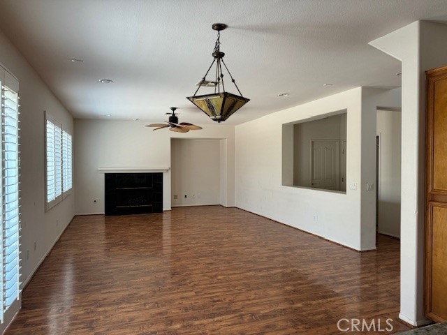 Detail Gallery Image 4 of 12 For 5815 Larry Dean St, Corona,  CA 92880 - 5 Beds | 4/1 Baths