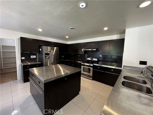 Detail Gallery Image 21 of 75 For 10 Ivy Lane, Irvine,  CA 92602 - 4 Beds | 2/1 Baths