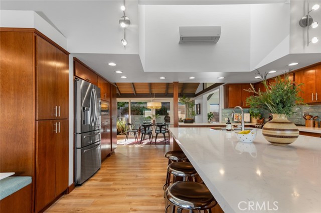 Detail Gallery Image 29 of 64 For 5360 E El Jardin St, Long Beach,  CA 90815 - 4 Beds | 3 Baths