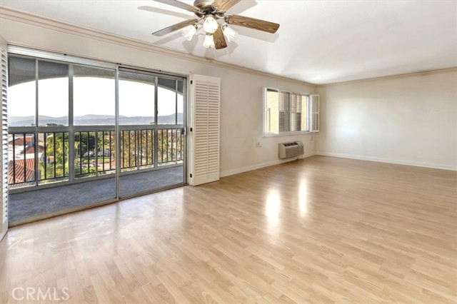4001 Calle Sonora, Laguna Woods CA: https://media.crmls.org/medias/09a2550b-5b66-4ec8-a68c-a7f8613cef2b.jpg