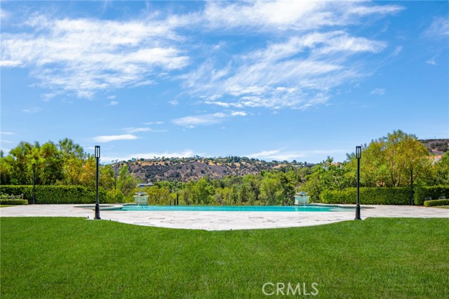 24100 HIDDEN RIDGE Road, Hidden Hills CA: https://media.crmls.org/medias/09a266e6-dffa-4aaf-baf9-9816588bef6a.jpg