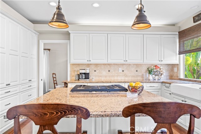 22432 Rosebriar, Mission Viejo CA: https://media.crmls.org/medias/09a27c37-b0e1-4e48-a8b5-34c481725f7a.jpg