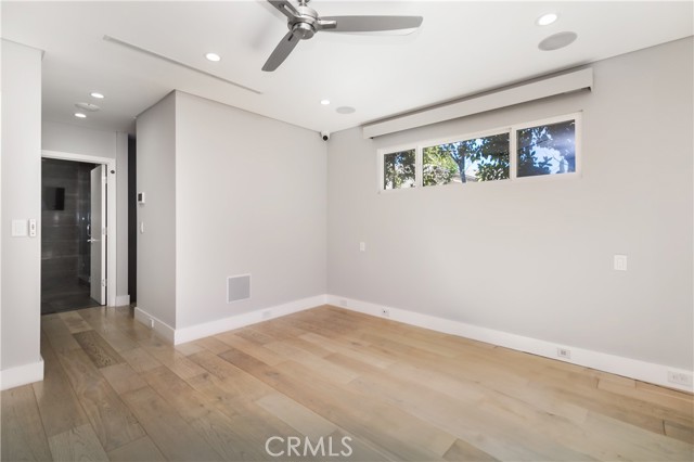 Detail Gallery Image 17 of 47 For 6230 Beeman Ave, North Hollywood,  CA 91606 - 6 Beds | 4/2 Baths