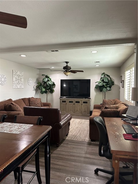 2311 Volya Court, Colton CA: https://media.crmls.org/medias/09a41026-fc24-4a43-9a89-5c3a1eda7f67.jpg