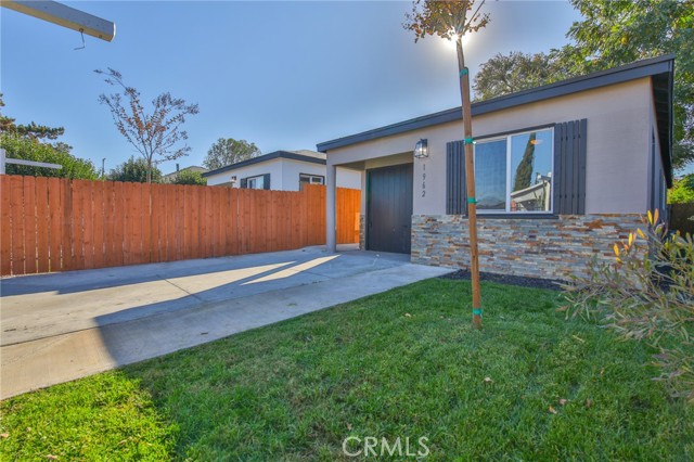 Detail Gallery Image 2 of 28 For 1962 E 114th St, Los Angeles,  CA 90059 - 2 Beds | 2 Baths