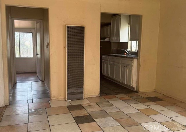338 107th, Los Angeles CA: https://media.crmls.org/medias/09a47598-4930-4fe8-b91a-ebecd3aab42c.jpg