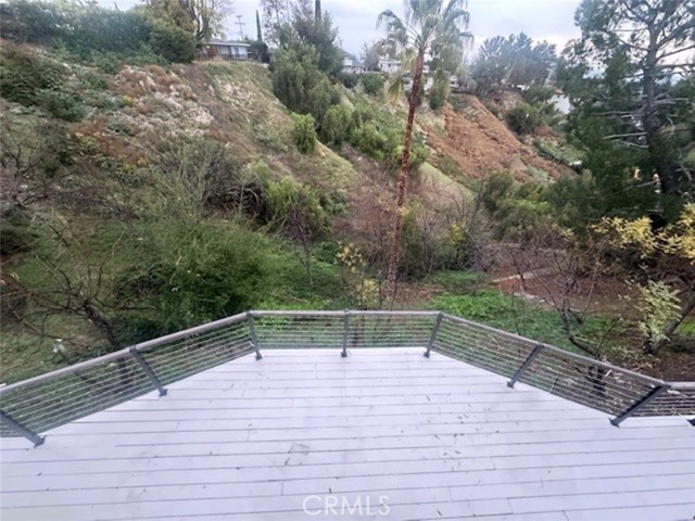 Detail Gallery Image 4 of 42 For 5128 Llano, Woodland Hills,  CA 91364 - 3 Beds | 3 Baths