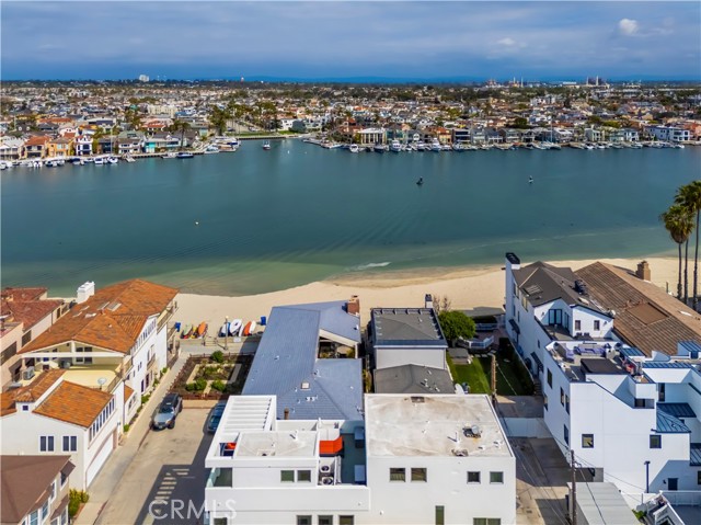 Detail Gallery Image 7 of 47 For 48 57th Pl, Long Beach,  CA 90803 - 5 Beds | 3/1 Baths