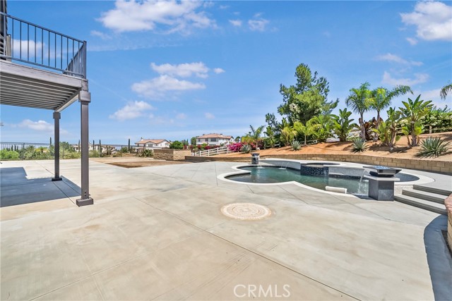 17530 Dry Run Court, Riverside CA: https://media.crmls.org/medias/09a5b8ab-681a-45b0-8063-f763a13813d7.jpg