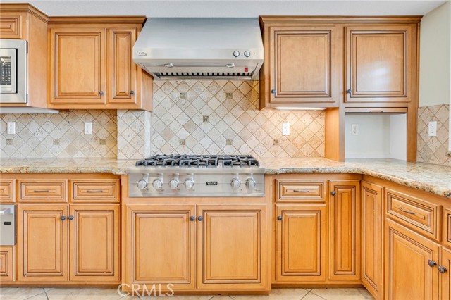 294 W Buffington Street, Upland CA: https://media.crmls.org/medias/09a67fde-16c6-42c0-8de9-f678b85b406f.jpg