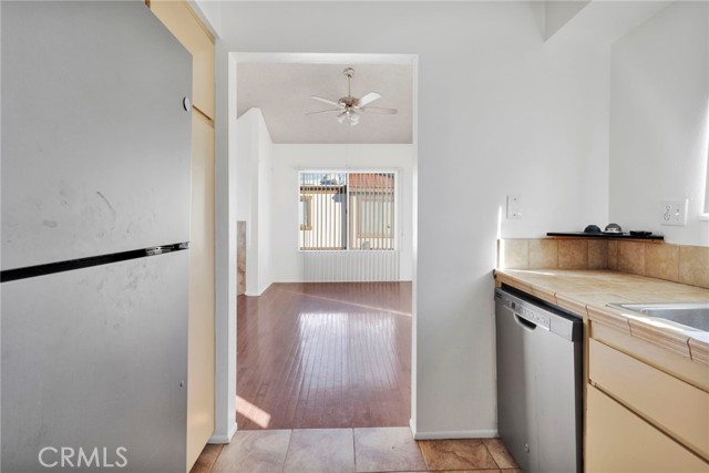 Detail Gallery Image 16 of 35 For 1216 S Cypress Ave #E,  Ontario,  CA 91762 - 2 Beds | 1/1 Baths