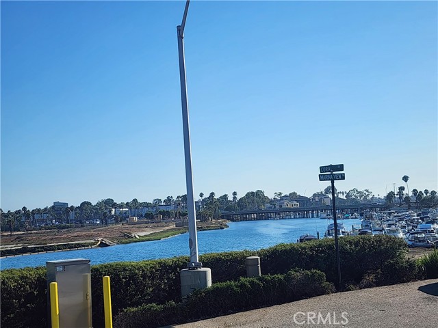 6245 E Marina View Drive, Long Beach CA: https://media.crmls.org/medias/09a73968-9cfc-40db-bb22-1c472df89c1f.jpg