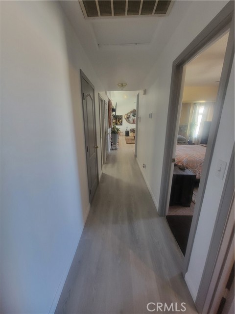 21961 Thunderbird, Apple Valley CA: https://media.crmls.org/medias/09a84a56-fbaf-4241-8d8f-393321f3c391.jpg