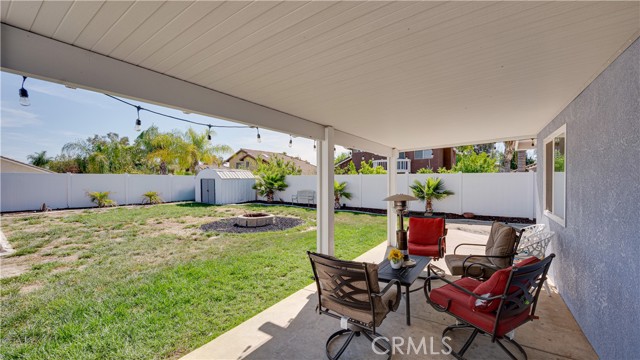 19450 Sweetwood Lane, Lake Elsinore CA: https://media.crmls.org/medias/09a919ac-6c72-460f-aa08-89cf607948b5.jpg