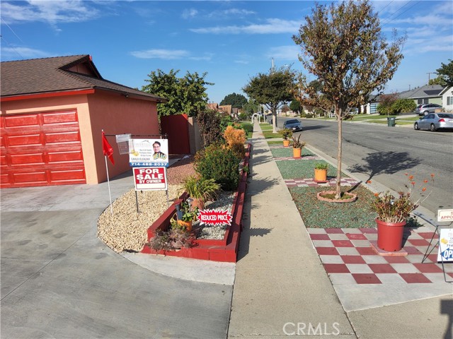 7571 San Rafael E Drive, Buena Park CA: https://media.crmls.org/medias/09a941a9-d5b9-474f-a60c-b1f46337e55c.jpg