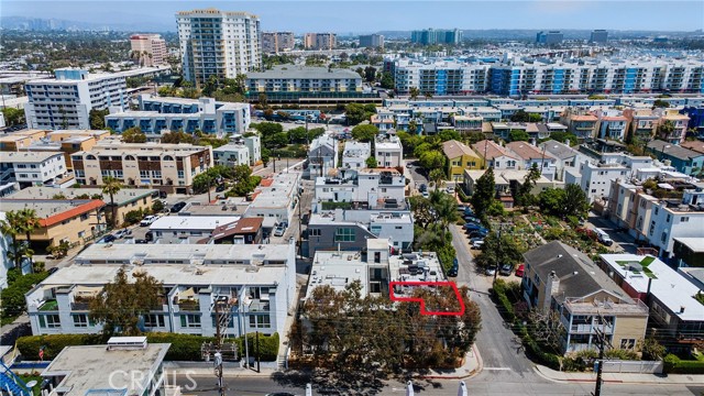 Detail Gallery Image 36 of 41 For 3512 Pacific Ave #2,  Los Angeles,  CA 90292 - 2 Beds | 2 Baths