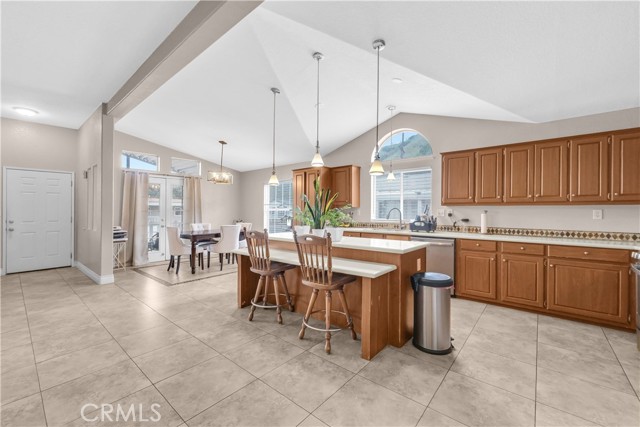 Detail Gallery Image 12 of 39 For 4901 Green River Rd #102,  Corona,  CA 92878 - 4 Beds | 2 Baths