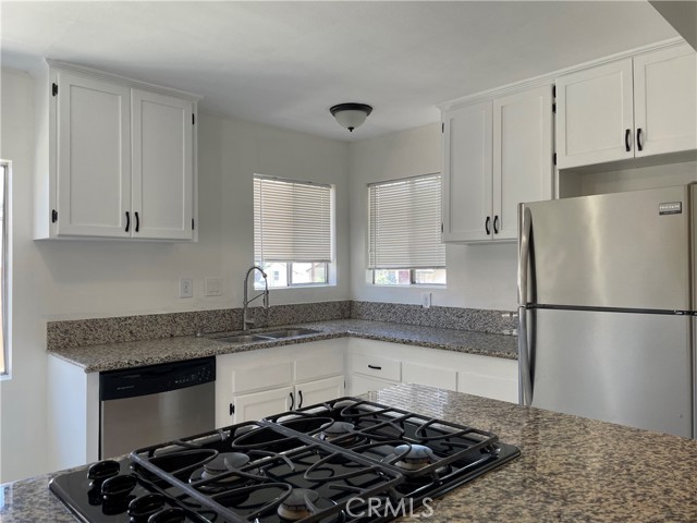 Detail Gallery Image 5 of 25 For 8259 Archibald Ave, Rancho Cucamonga,  CA 91730 - 3 Beds | 2 Baths