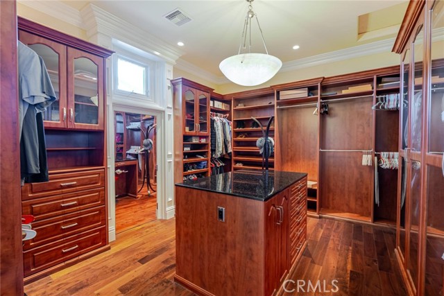 Image 53 of 75 For 25711 Shady Oak Ln