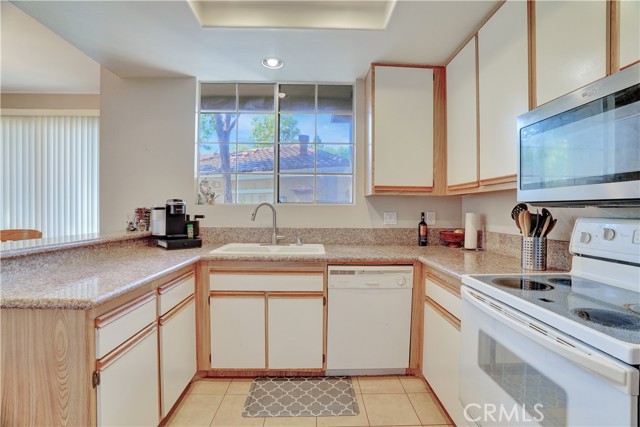 234 Gallery Way, Tustin CA: https://media.crmls.org/medias/09ad11a2-65ef-4bdf-8642-7698bd755b94.jpg