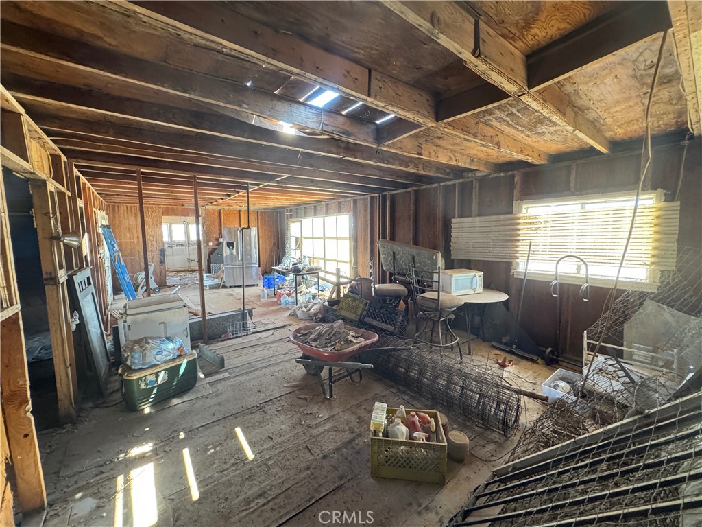https://media.crmls.org/medias/09ad3f40-41ed-4dab-a10d-675b229197f0.jpg?preset=X-Large