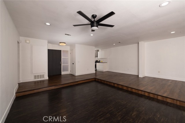 5760 Falling Leaf Lane, Jurupa Valley CA: https://media.crmls.org/medias/09ad871a-4339-4887-baa2-2005ddd31318.jpg
