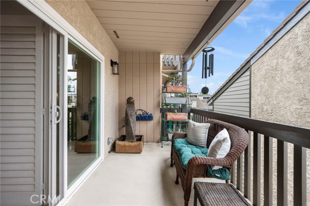 2299 N Legion Drive, Signal Hill CA: https://media.crmls.org/medias/09af1bc9-667f-4e9e-ba3a-de56106d17f1.jpg