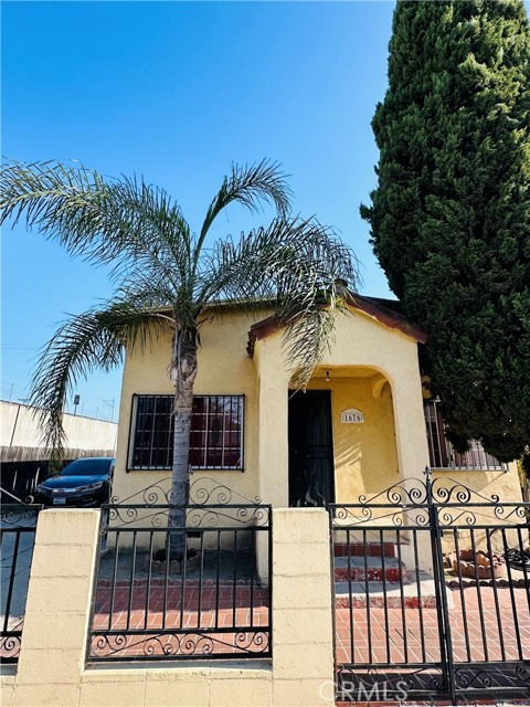 1676 85th Street, Los Angeles, California 90001, 3 Bedrooms Bedrooms, ,1 BathroomBathrooms,Single Family Residence,For Sale,85th,IV24120850
