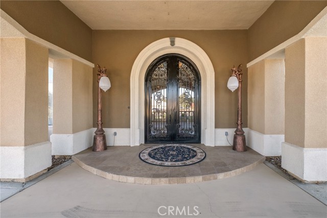 Detail Gallery Image 3 of 45 For 26808 Saddle Ln, Helendale,  CA 92342 - 3 Beds | 3/1 Baths