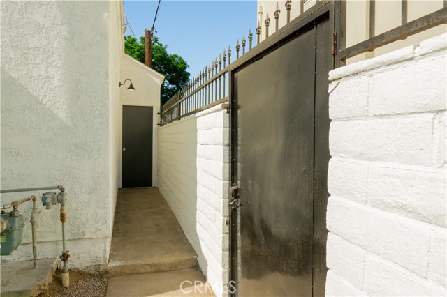 Detail Gallery Image 38 of 42 For 1150 E 61st St, Long Beach,  CA 90805 - 4 Beds | 2 Baths