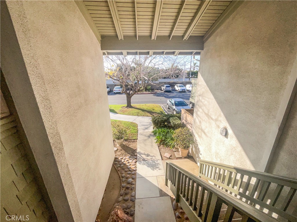 https://media.crmls.org/medias/09b13364-8cd1-4a2f-9a7a-eeeaf1023117.jpg?preset=X-Large