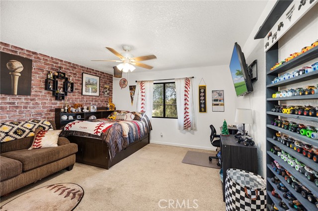 29740 Nogues Road, Nuevo CA: https://media.crmls.org/medias/09b1840e-a48e-44bb-ad49-a0bda474e38a.jpg