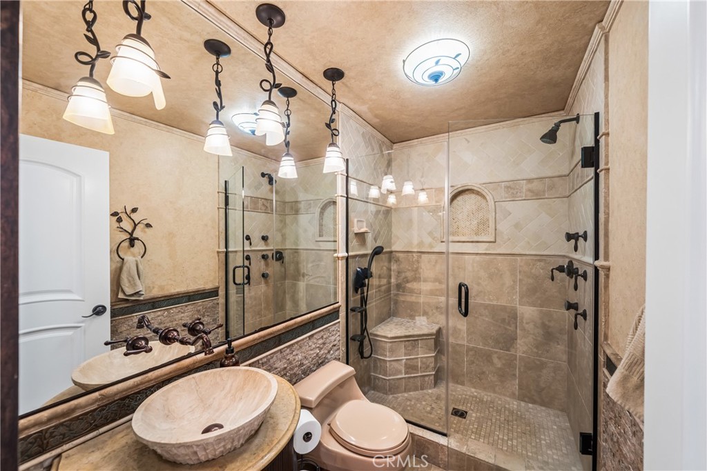 https://media.crmls.org/medias/09b249ed-2989-47b0-9e6b-3ecbe64c4aaa.jpg?preset=X-Large