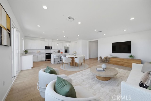 Detail Gallery Image 12 of 45 For 44258 Fleetwood Dr, Lancaster,  CA 93535 - 3 Beds | 2 Baths