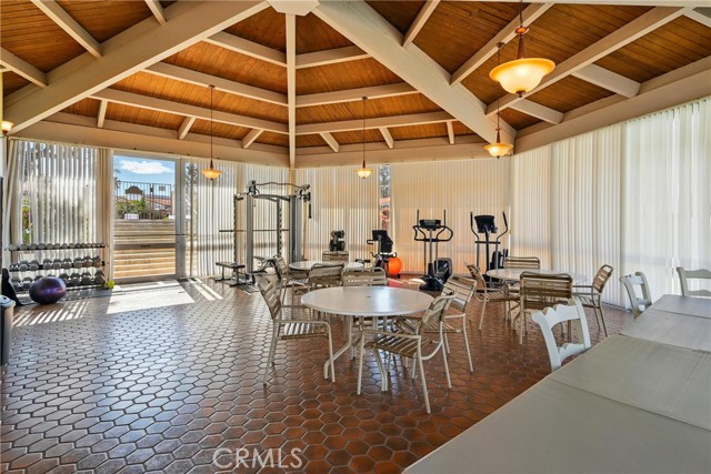 22054 Treasure Island Drive, Canyon Lake CA: https://media.crmls.org/medias/09b2e602-4440-48bf-910d-b4e7a9a85ca2.jpg