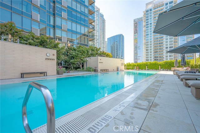1155 South Grand Avenue, Los Angeles CA: https://media.crmls.org/medias/09b31590-40f0-416f-a369-8e6faa2bdb4c.jpg