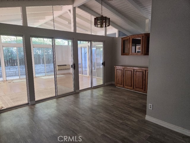 Detail Gallery Image 3 of 20 For 9336 Sophia, North Hills,  CA 91343 - 4 Beds | 2 Baths