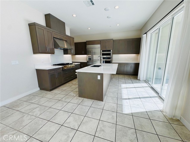 Detail Gallery Image 5 of 11 For 200 Holliston, Lake Forest,  CA 92630 - 4 Beds | 4 Baths