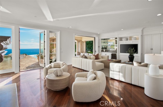 50 Pelican Crest, Newport Coast CA: https://media.crmls.org/medias/09b6b423-df4d-43da-bb3e-5f088fae4c38.jpg