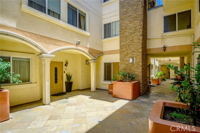540 E Angeleno Avenue, Burbank CA: https://media.crmls.org/medias/09b6b749-d88b-400f-907d-a1901c7c9ea3.jpg