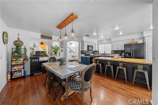 815 Autumn Lane, Corona CA: https://media.crmls.org/medias/09b6d40f-be2d-424d-946a-63ec5542f8c7.jpg