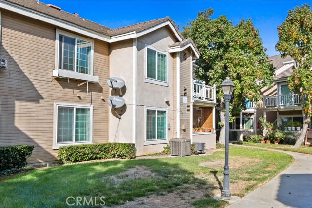 Detail Gallery Image 10 of 11 For 8806 Chelmsford Way a,  Inglewood,  CA 90305 - 2 Beds | 1 Baths