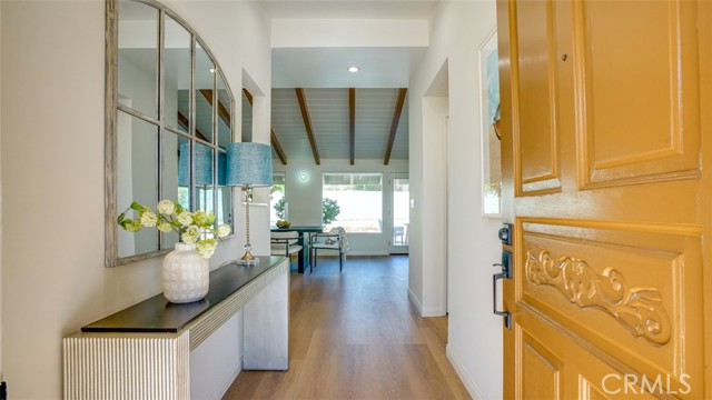 16347 Tupper Street, North Hills CA: https://media.crmls.org/medias/09b7f35d-41a0-47f9-90dd-cf409d9ba5e1.jpg