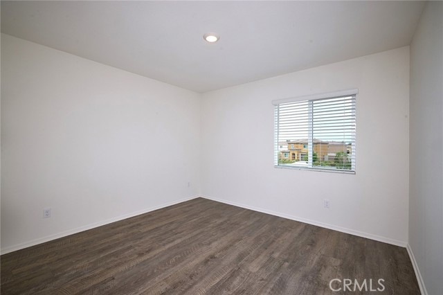 Detail Gallery Image 14 of 16 For 1210 Universal Way, Hemet,  CA 92543 - 3 Beds | 2/1 Baths